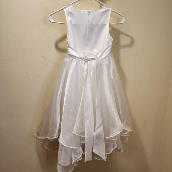 White flower girl or first communion dress Size 6 - Picture 8 of 9